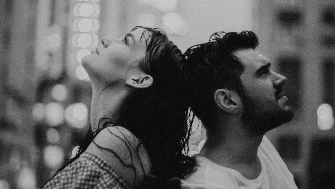 Δυο κομματάκια παζλ…