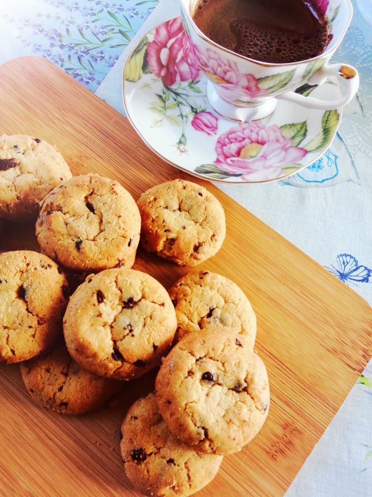 Μπισκότα βουτύρου με σταγόνες σοκολάτας