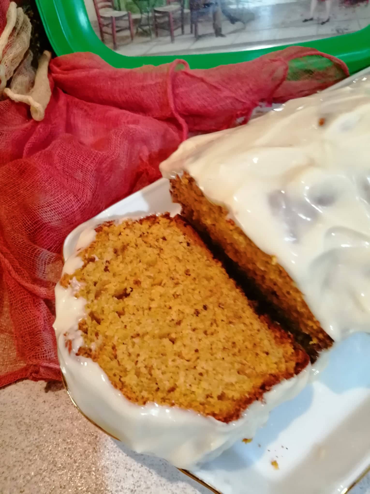 Κέικ καρότου με μέλι και επικάλυψη κρέμας τυριού