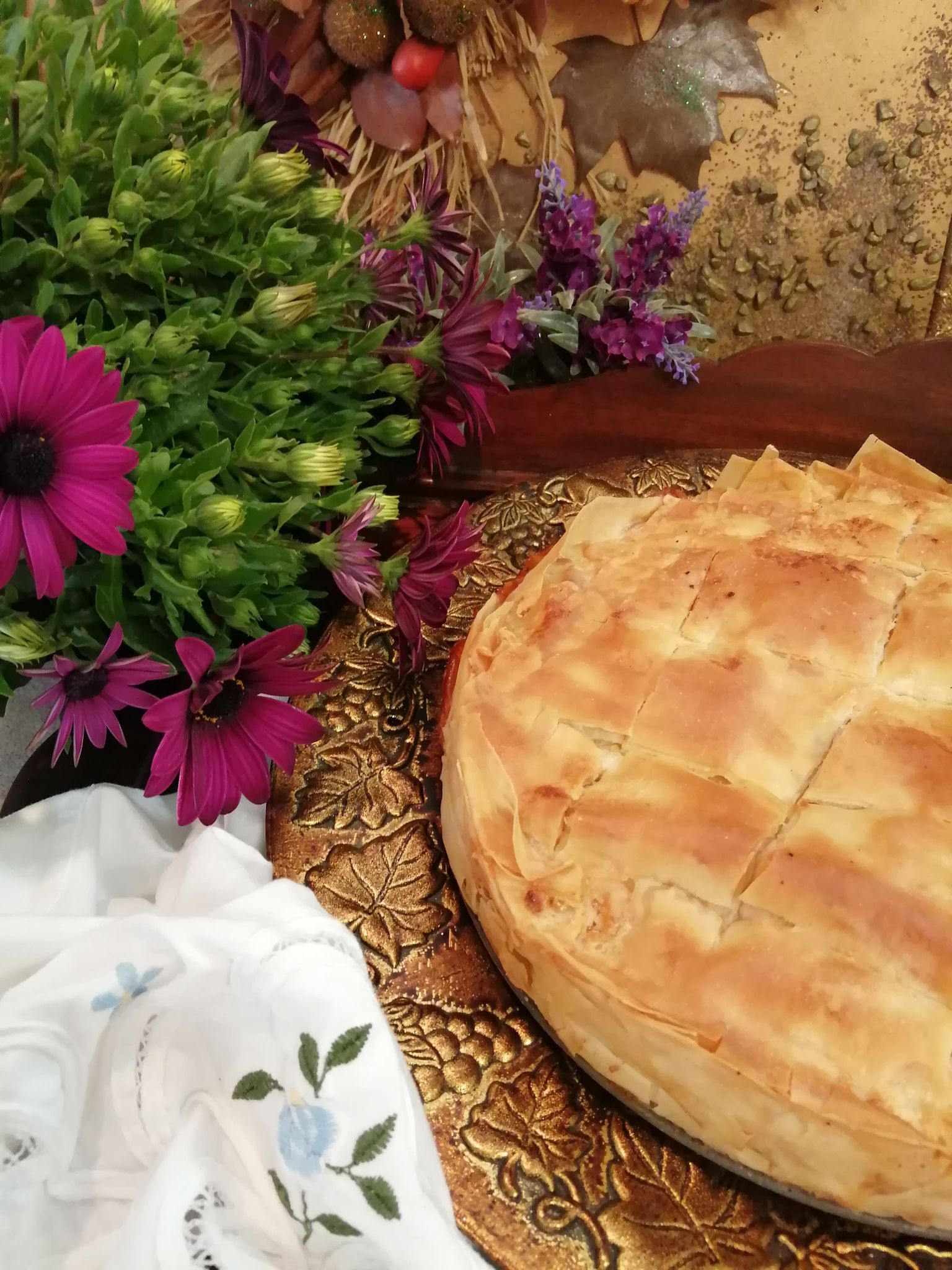 Ζαμπονοκασερόπιτα με φύλλο κρούστας