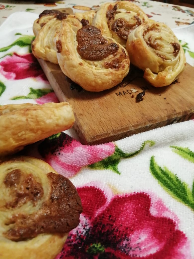 Χαλβαδοπιτάκια με φύλλο σφολιάτας