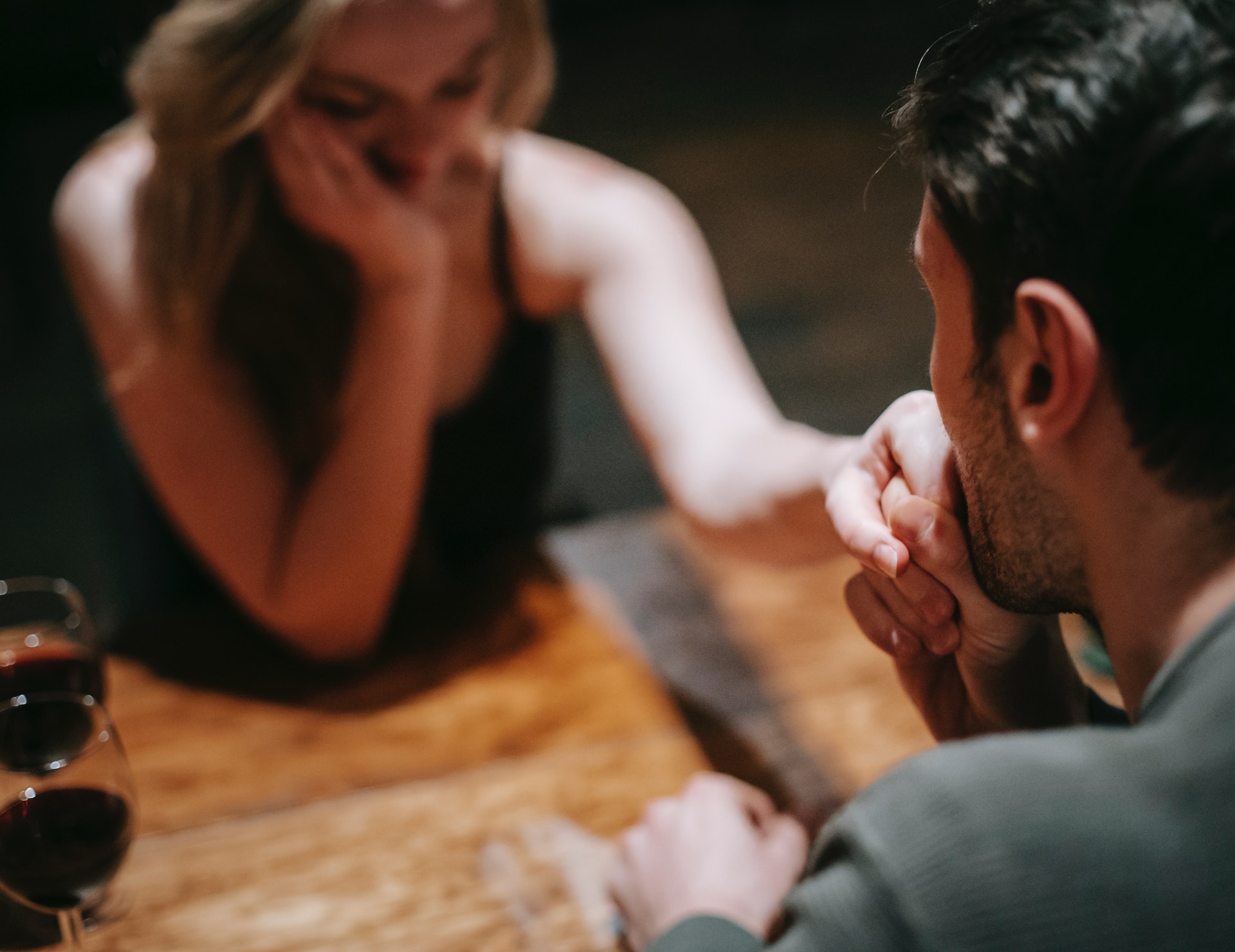 Θέλω να σε πιστέψω, μα δεν μ’ αφήνουν οι πρώην μου!