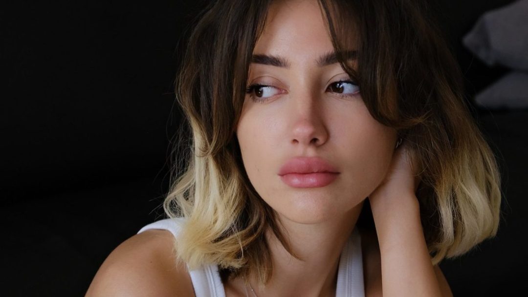 Μπράβο σου βλάκα! Κατάφερες να την διαλύσεις!